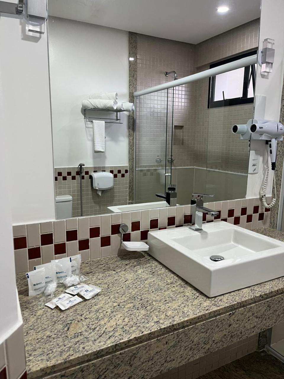 Hotel Dan Inn Uberlandia By Nacional Inn Экстерьер фото